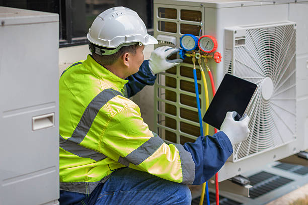 Professional Ac Installation technician working in Medina, TX